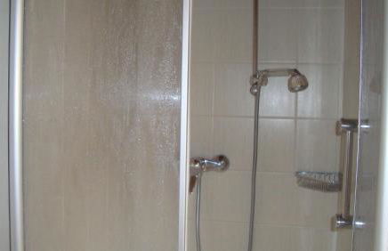 Dachgeschosswohnung mit toller Aussicht vom Balkon auf den wenige Meter entfernten See - Foto 5