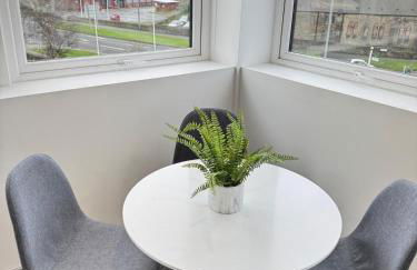 Two Bedroom Flat by Brookland Stays Serviced Accommodation Short Lets Leeds with Free WiFi - Foto 7
