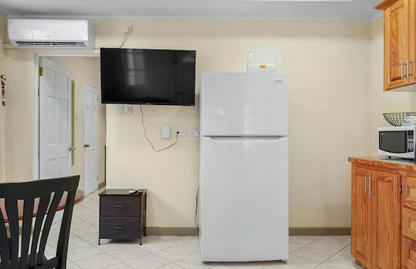 Your quaint home just steps from beach - Foto 12