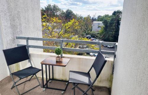 cozy Apartment with Balcony - Foto 10