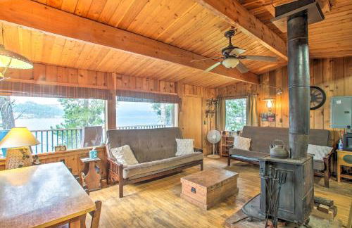 Remote Escape Serene Lakeside Cabin with Beach - Foto 4