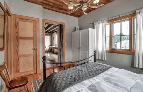 Rustic Cabin Wood Fireplace & Large Deck - Foto 10