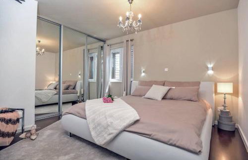 Luxury Villa,private pool, sauna,Jacuzzi,near Split - Photo 3