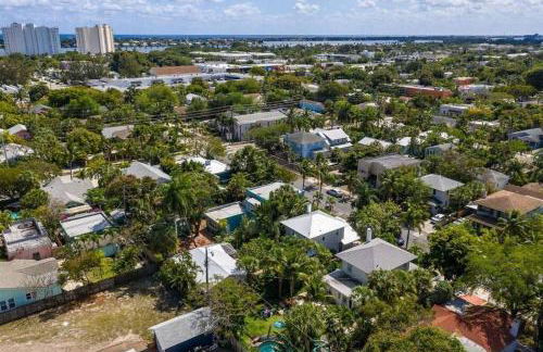 Tropical Estate w/ Guesthouse & Pool. Sleeps 8! - Foto 59