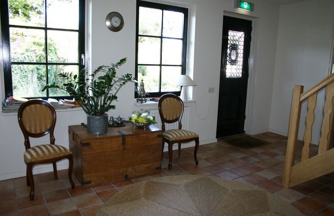 Farmhouse in Rheeze Near Forest and Meadows - Photo 2