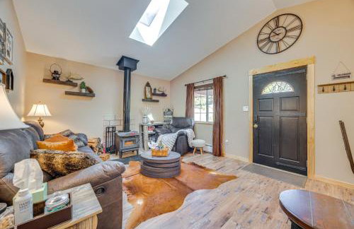 Cabin in Eleven Mile Village with Patio and Gas Grill! - Foto 4