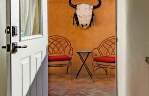 Historic Adobe Casita Downtown Specious 620 Sq Ft, King Bed and Patio - Foto 12