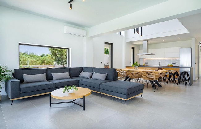 Sea View 4 Bedroom Villa With a Heated Pool - Foto 38