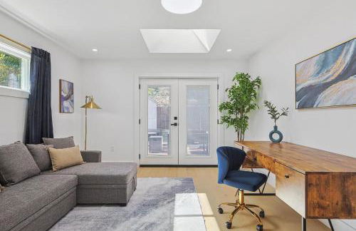 3-BD 3-BA Bungalow ft Backyard w Deck & Firepit - Foto 18