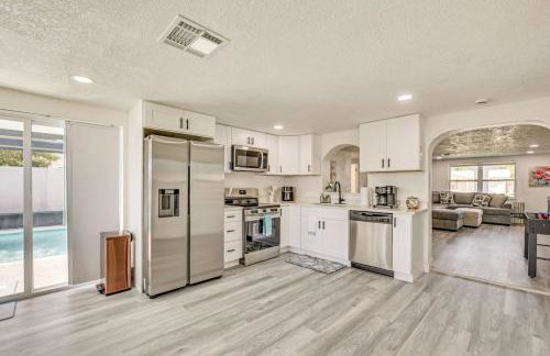 Canal Front Oasis w Heated Pool Close to the Beach - Foto 36