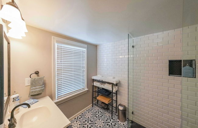 Kennesaw Cottage - Photo 17