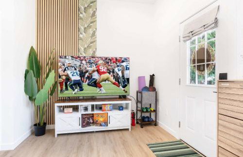 2025 Built Single-Level 2BR Serene Home with 2 AC - Foto 12