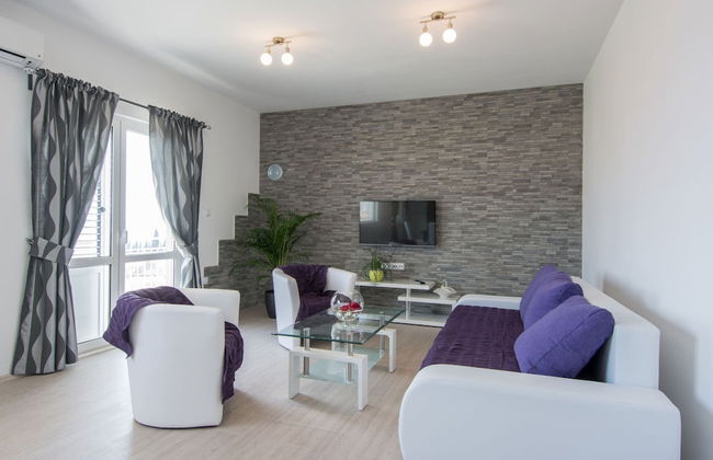 Apartment in Seget Donji Near Trogir Old Town - Photo 1