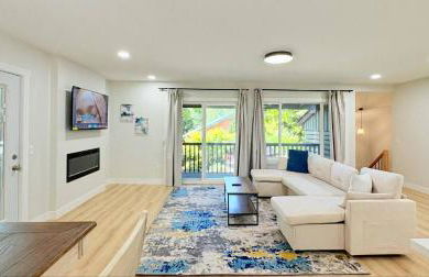 Sudden Valley Luxury Stay-Steps to Lake Louise - Foto 1