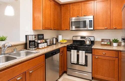 Sunny Marina Del Rey Apartment- Hot Tub, Game Room, BBQ, Projector - Foto 18