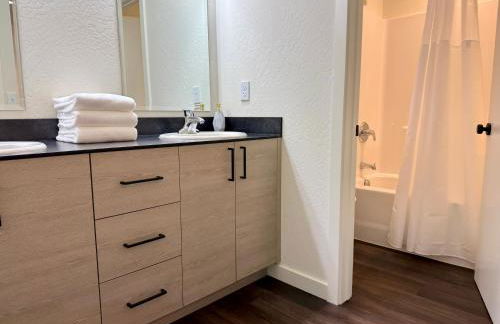 Homestead Village - Two Bedroom Condo Top Floor - Photo 6