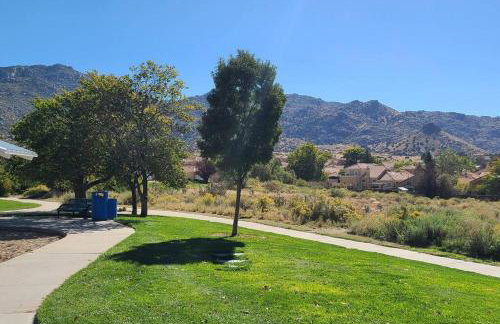 Modern Mountainside House - Photo 21