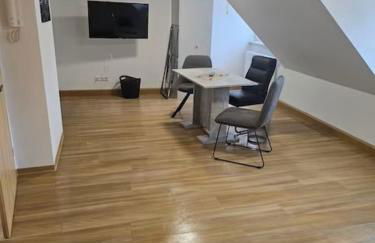 Schöne Vollausgestattete Monteurs- Gästewohnung nähe Raffinerie Leuna und Geiseltalsee für 2 Personen 0307 - Foto 1