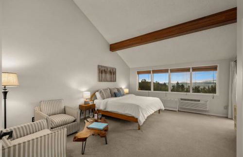 Paddle & Pine - Lake Views & Private Dock Access - Photo 4