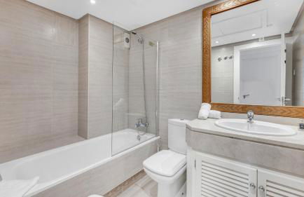 VACATION MARBELLA I Puerto Banus Sea Front, Best View, 24-7 Security, Pool - Photo 30