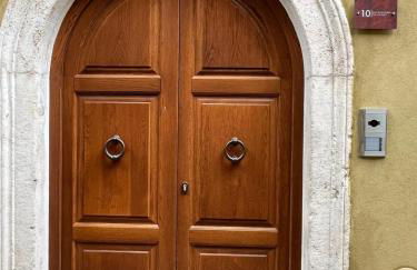 Fascino in Centro with private parking and 2 bedrooms & 2 bathrooms - Photo 34