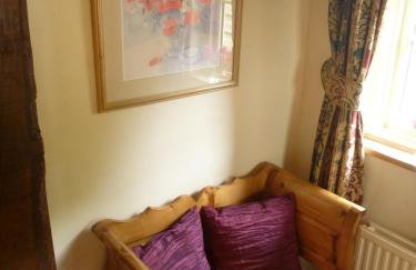 The Old Stores, a Grade II listed cottage in the delightful village of Georgeham, is ideal for beach, surfing, walking & cycling holidays - Foto 6