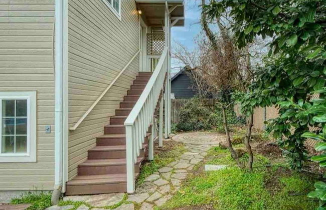 Medford Home and 2 Condos With Pool - Foto 16