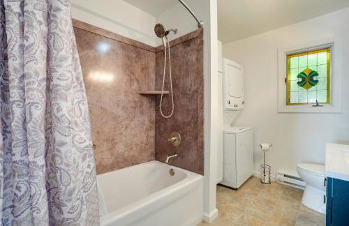 Lakefront Home in Hartford Hot Tub, Kayaks and Dock - Foto 13