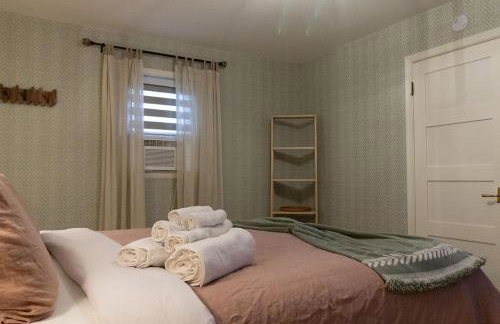 Quiet Cottage In The Woods, with Hot Tub! - Foto 4