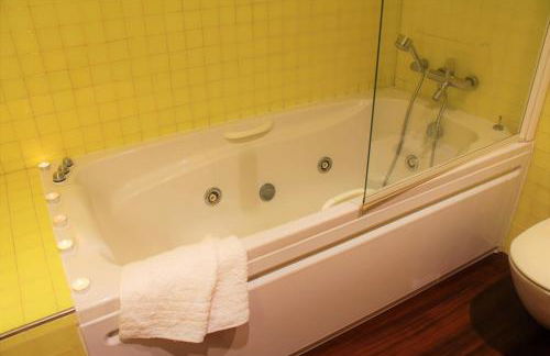 Cosy Farmhouse with private pool and mountain view - Foto 20