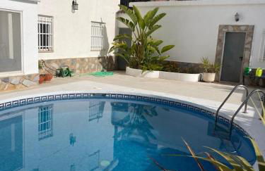 Villa with Private Pool & Hot tub - Foto 11