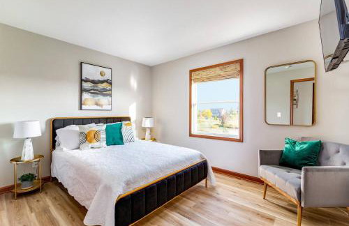 Charming 2BR Home w Outdoor Space & BBQ Grill - Foto 3