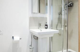 Period Luxury Converted Barn Windsor/Maidenhead - Perfect for family groups - Foto 83