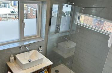 Modern, centrally located, beach view flat - Foto 14