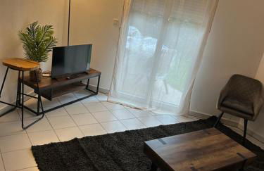 Appartement deux chambres jardin parking - Photo 2