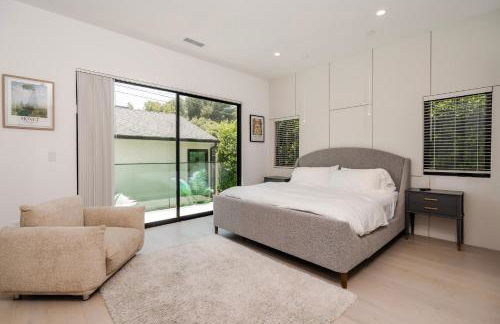 Modern Poolside Paradise - Foto 19