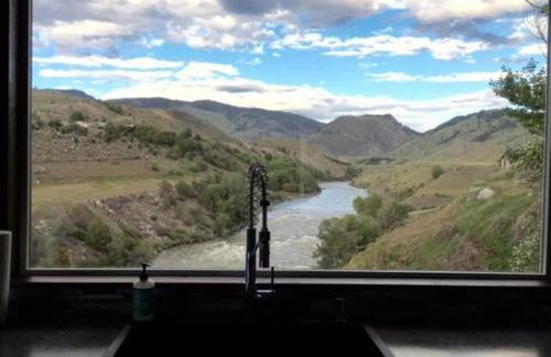 Cozy Cabin Retreat with Stunning Views of Yellowstone National Park in Montana - Foto 40