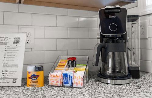 Steps to Beach Fully Renovated Sleeps 6 - Photo 11