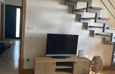 2 Bed Flat - Sleeps 6 - Pool - Garden - Parking - Photo 14