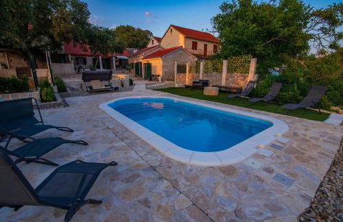 Kameni dvori - Photo 45