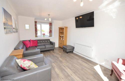 Bure Banks in the heart of Wroxham - Photo 2