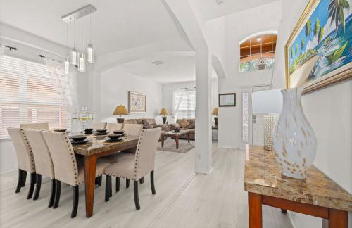 483-Stunning 6 bed home with private pool overlooking quiet conservation area - Foto 17