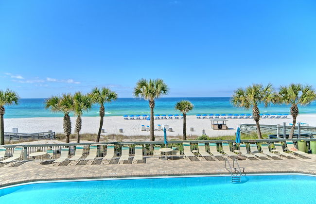 Beautiful Beachfront Condo with Pool View - Unit 0203 by RedAwning - Foto 36