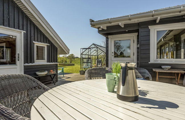 "Ylvie" - 150m from the sea - Foto 8