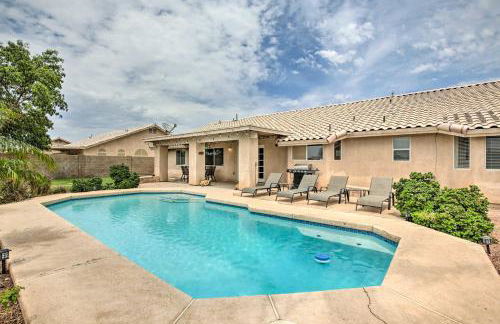 Sunny Yuma Retreat with Private Pool and Grill! - Foto 1