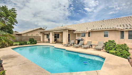 Sunny Yuma Retreat with Private Pool and Grill! - Foto 1