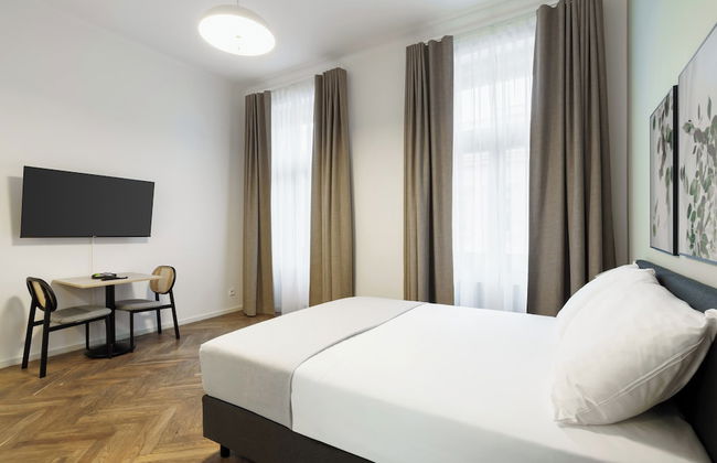 Limehome Prague Halkova - Foto 10