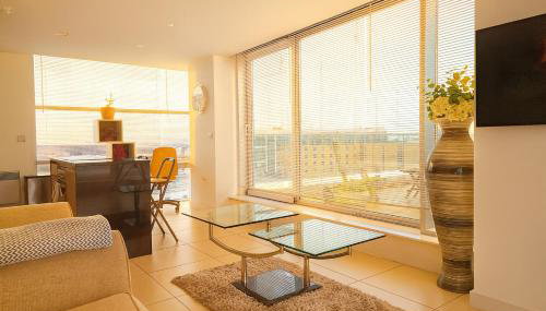 Liverpool City Centre Penthouse, Huge Balcony & Skyline Views, Secure Parking - Foto 3