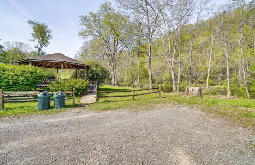 Hike and Fish Marlinton Cabin with Fire Pit and Views! - Foto 28