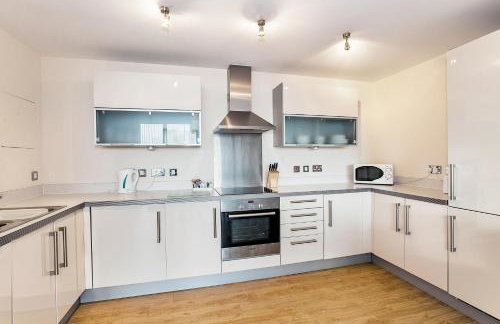 ShortstayMK Vizion apartments, with free superfast wi-fi, parking - Foto 68